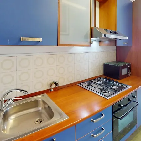 Climatise A Menton, Face - Fr-1-196-208 * Menton