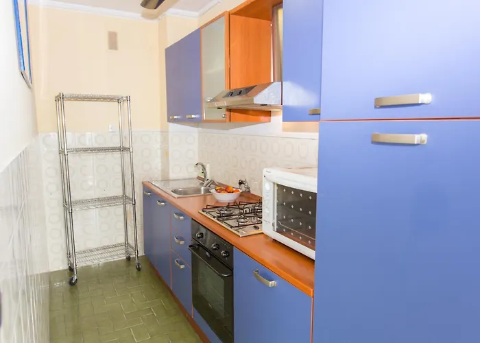 Climatise A Menton, Face - Fr-1-196-208