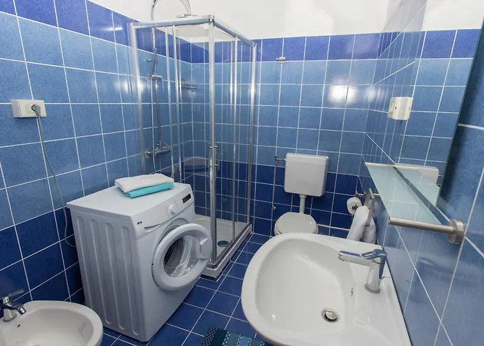 Apartment Climatise A Menton, Face - Fr-1-196-208